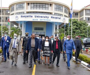 Former Kenya President Uhuru Kenyatta Inspecting the Hospital.