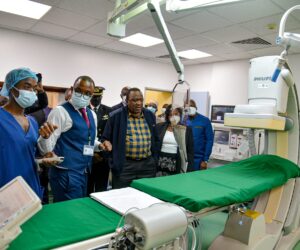 Former Kenya President Uhuru Kenyatta Inspecting the Carthlab.